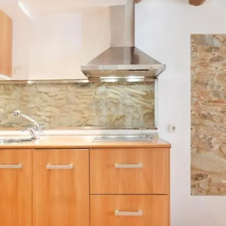 Practico Apartamento En El Casco Antiguo De Apartment