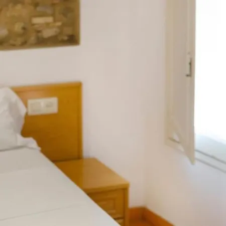 Practico Apartamento En El Casco Antiguo De *